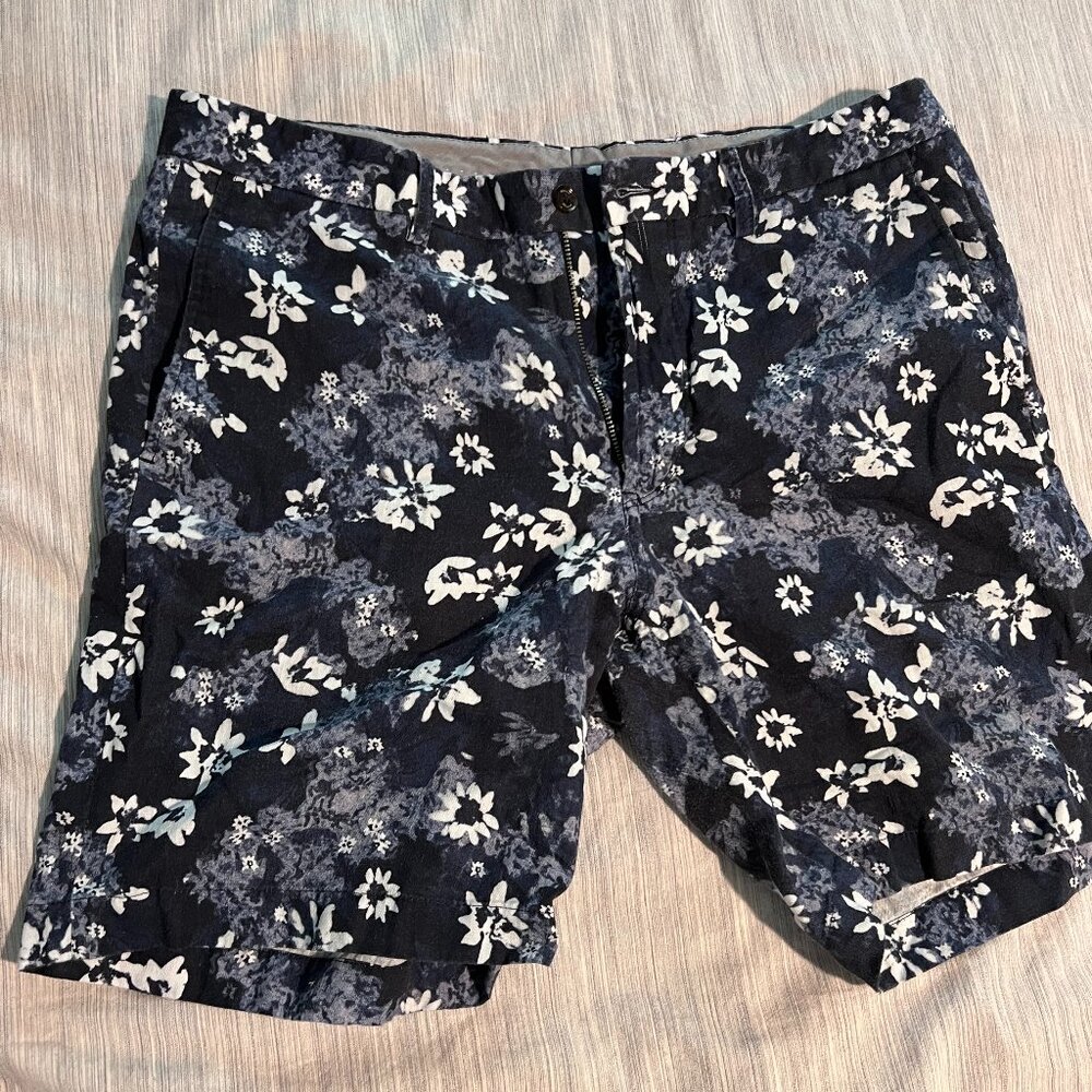 Peter Millar Collection Flower Prints Blue Shorts